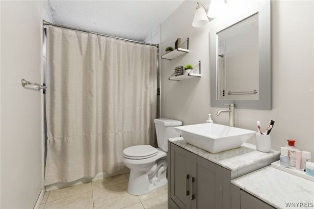 33 John Brian Lane, Cheektowaga, NY 14227