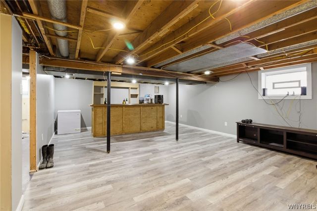 33 John Brian Lane, Cheektowaga, NY 14227