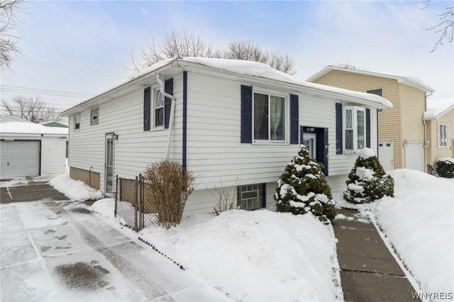 33 John Brian Lane, Cheektowaga, NY 14227