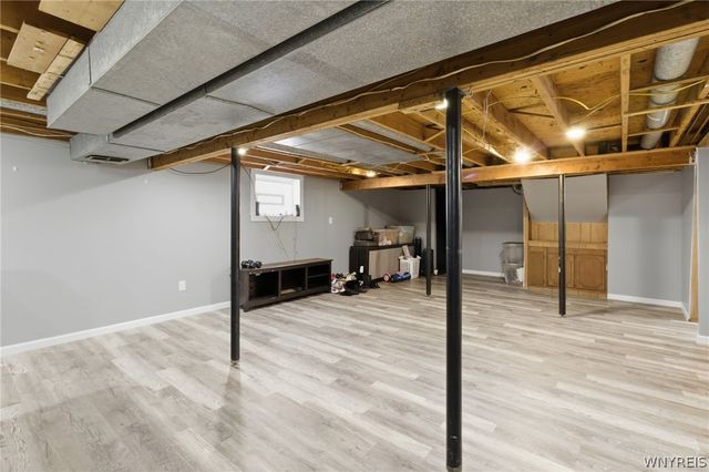 33 John Brian Lane, Cheektowaga, NY 14227