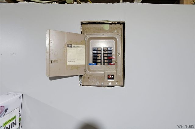 33 John Brian Lane, Cheektowaga, NY 14227