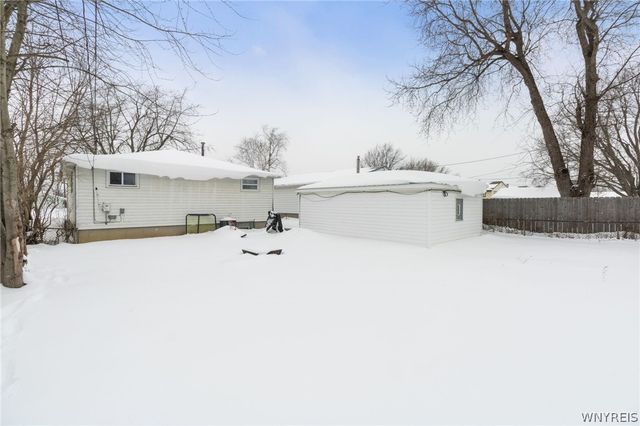 33 John Brian Lane, Cheektowaga, NY 14227