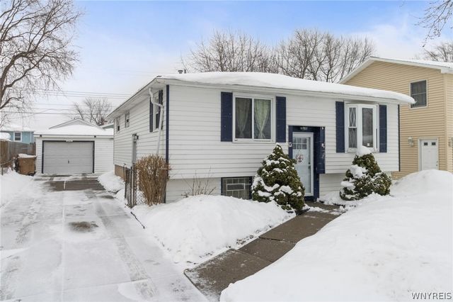 33 John Brian Lane, Cheektowaga, NY 14227