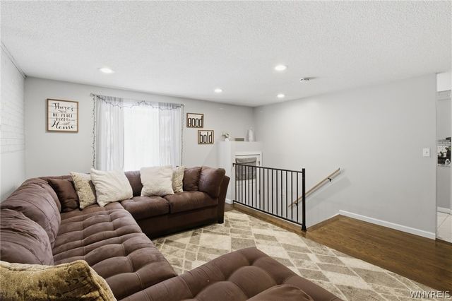 33 John Brian Lane, Cheektowaga, NY 14227