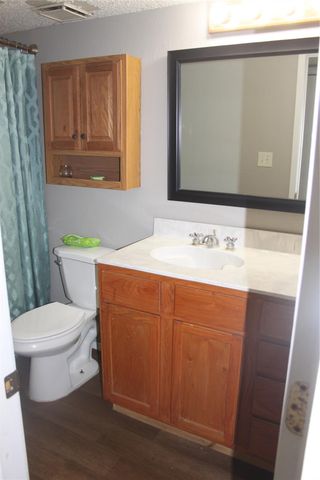1504 Lakeview DR, Lockhart, TX 78644