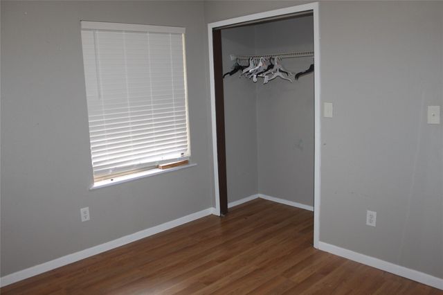 1504 Lakeview DR, Lockhart, TX 78644