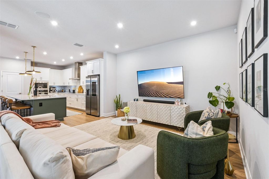 Image 4 of property listing at 9916 RODBELL STREET, Orlando, FL 32827