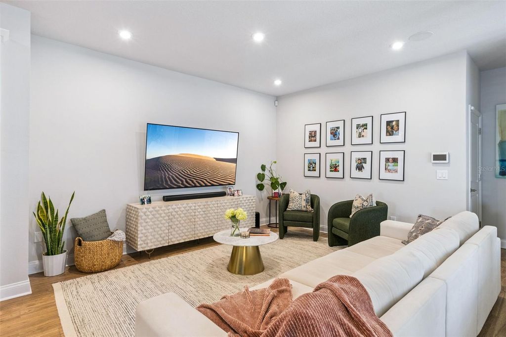 Image 8 of property listing at 9916 RODBELL STREET, Orlando, FL 32827