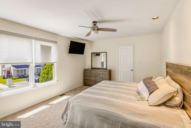 37 TARRAGON CT, West Deptford, NJ 08086