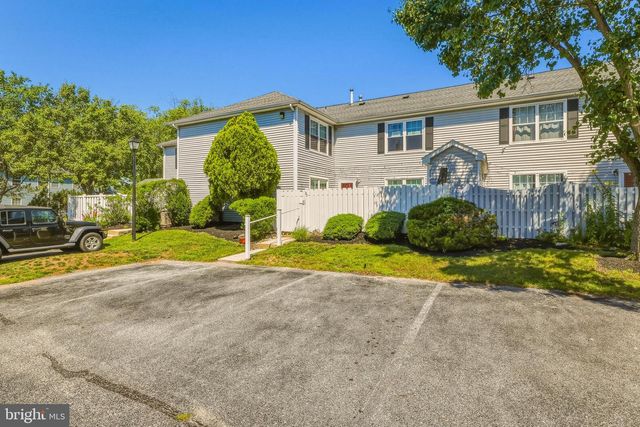 37 TARRAGON CT, West Deptford, NJ 08086