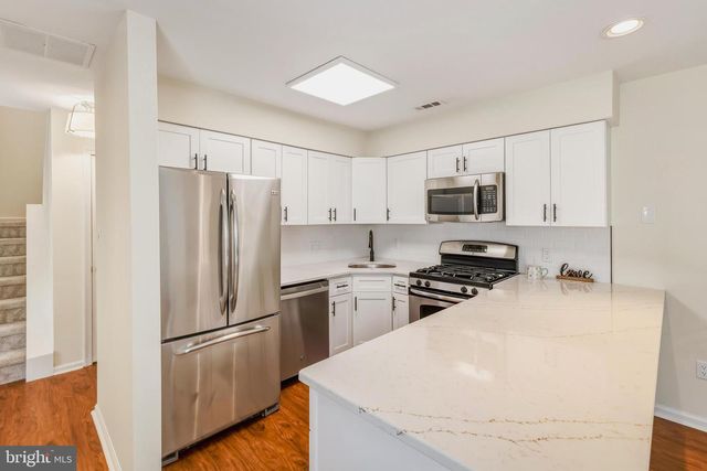 37 TARRAGON CT, West Deptford, NJ 08086