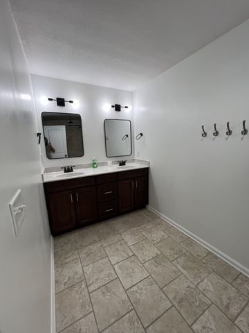 3602 Fox Tail Dr, Clarksville, TN 37040