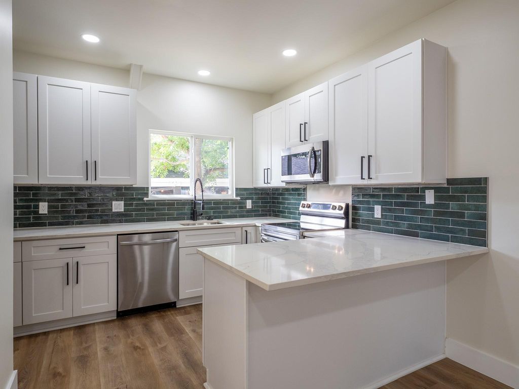 201 W Mockingbird LN 4, Austin, TX 78745
