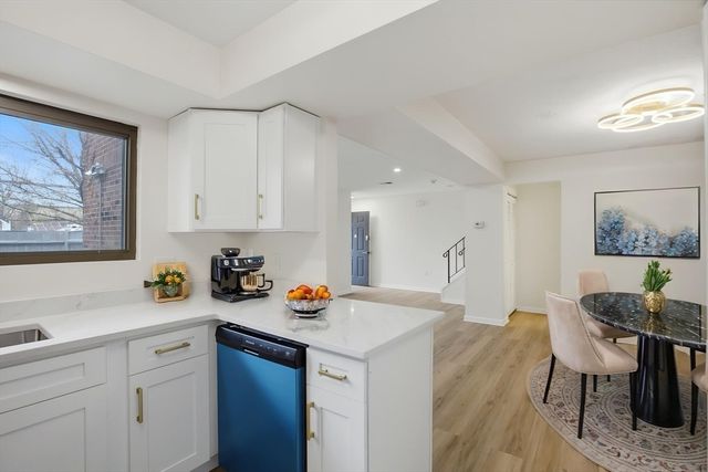 82 Bailey St 82, Stoughton, MA 02072