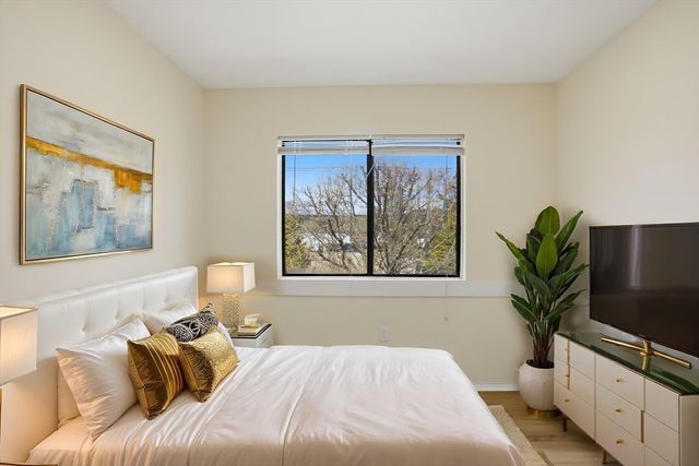 82 Bailey St 82, Stoughton, MA 02072