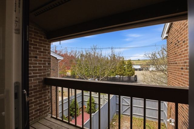 82 Bailey St 82, Stoughton, MA 02072