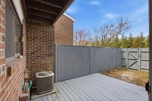 82 Bailey St 82, Stoughton, MA 02072