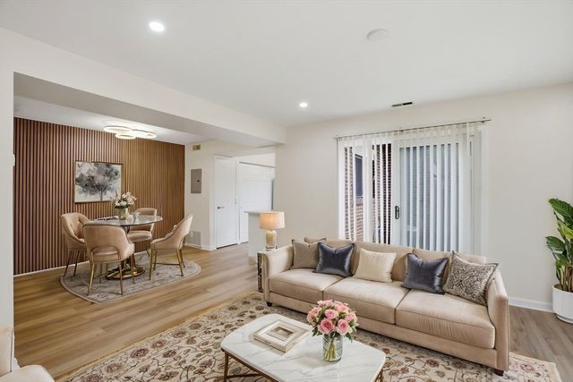 82 Bailey St 82, Stoughton, MA 02072