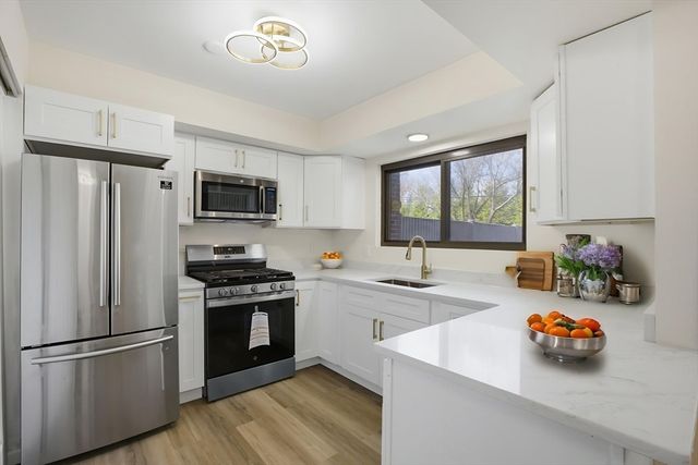 82 Bailey St 82, Stoughton, MA 02072