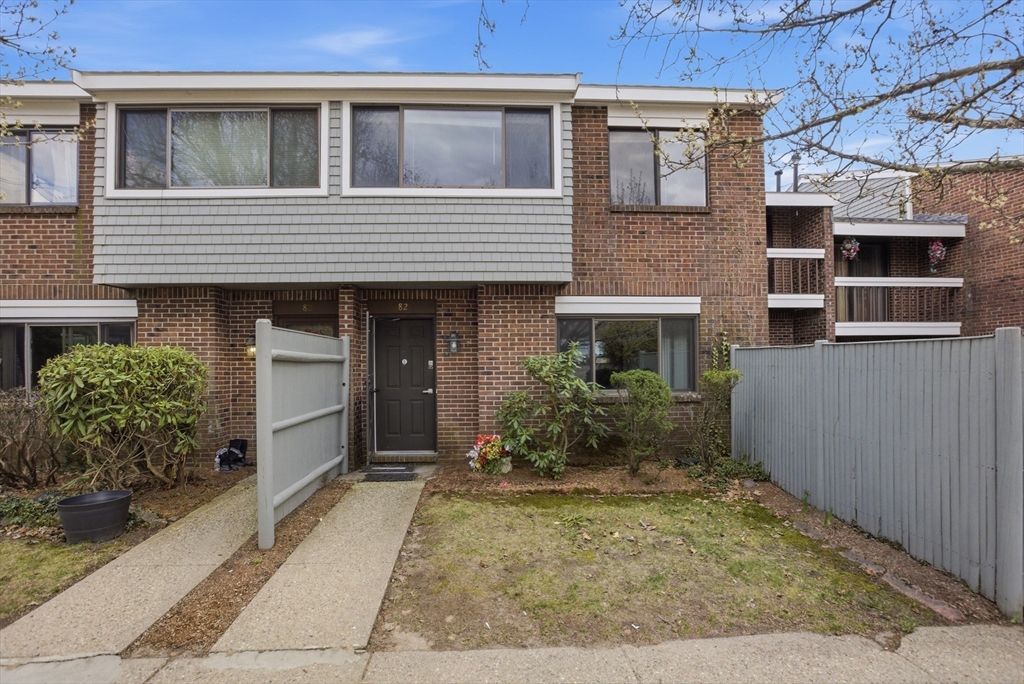 82 Bailey St 82, Stoughton, MA 02072