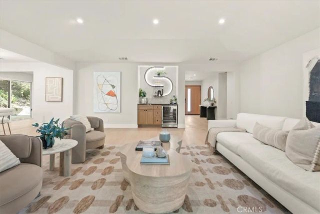 5748 Briartree, La Canada Flintridge, CA 91011