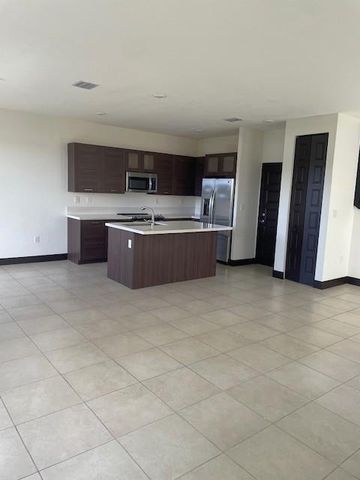 16000 NW 91st CT 16000, Miami Lakes, FL 33018