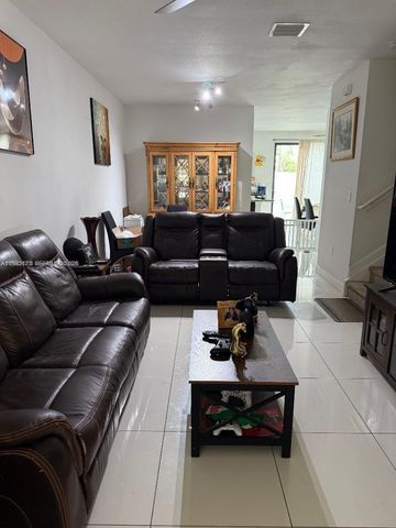 424 NE 194th Ter, Miami, FL 33179