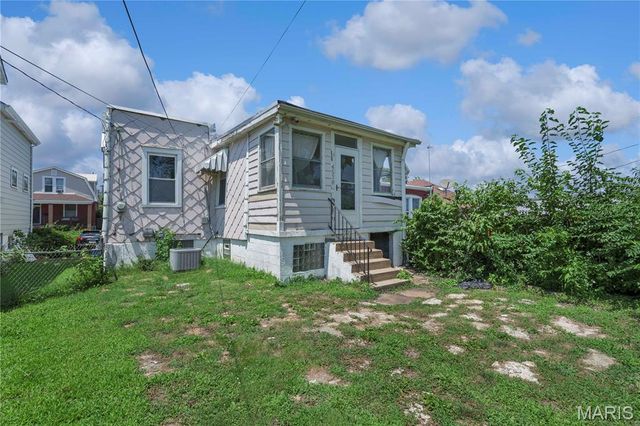4538 Ray Avenue, St Louis, MO 63116