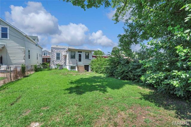 4538 Ray Avenue, St Louis, MO 63116