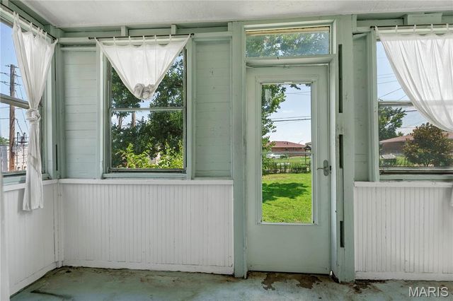 4538 Ray Avenue, St Louis, MO 63116