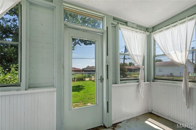 4538 Ray Avenue, St Louis, MO 63116
