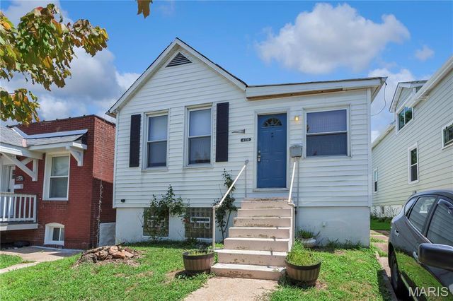 4538 Ray Avenue, St Louis, MO 63116