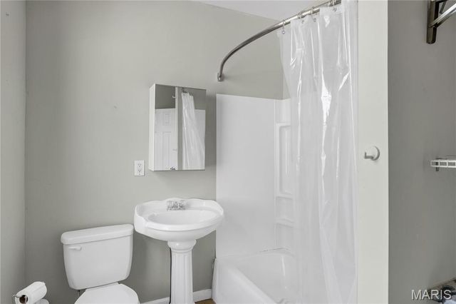 4538 Ray Avenue, St Louis, MO 63116
