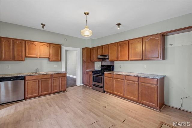 4538 Ray Avenue, St Louis, MO 63116
