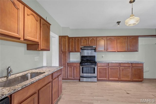 4538 Ray Avenue, St Louis, MO 63116