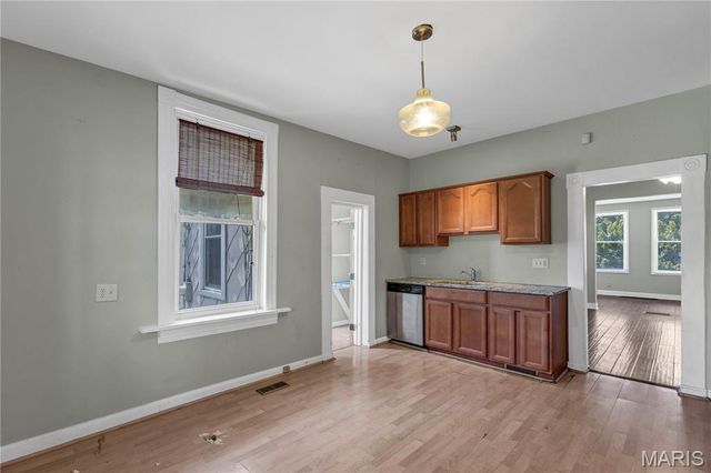 4538 Ray Avenue, St Louis, MO 63116