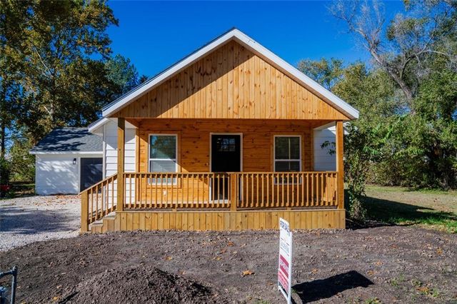 1121 S Lafayette Avenue, Chanute, KS 66720