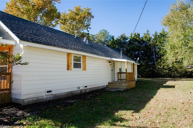 1121 S Lafayette Avenue, Chanute, KS 66720