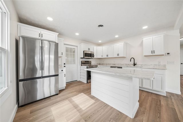 514 New Market Drive, Hempfield Twp, PA 15601