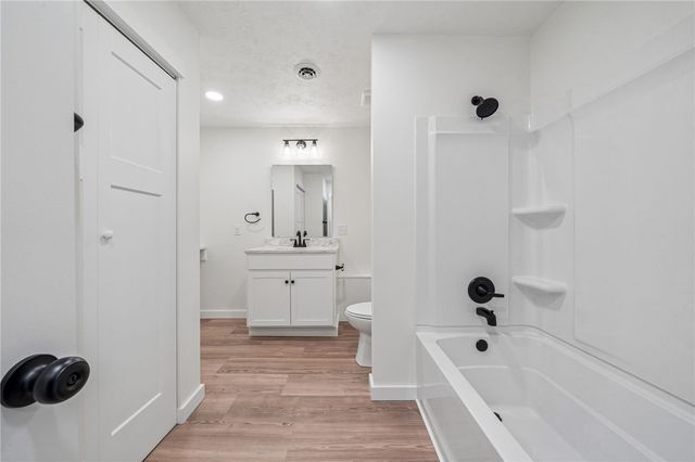 514 New Market Drive, Hempfield Twp, PA 15601