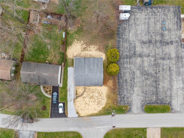 514 New Market Drive, Hempfield Twp, PA 15601