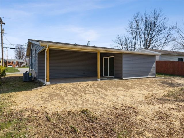 514 New Market Drive, Hempfield Twp, PA 15601