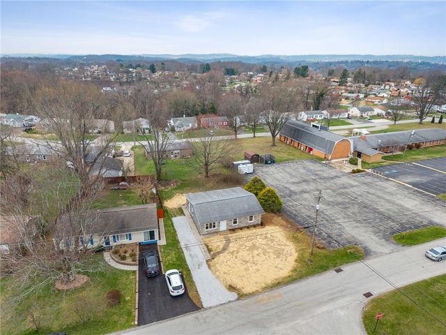 514 New Market Drive, Hempfield Twp, PA 15601
