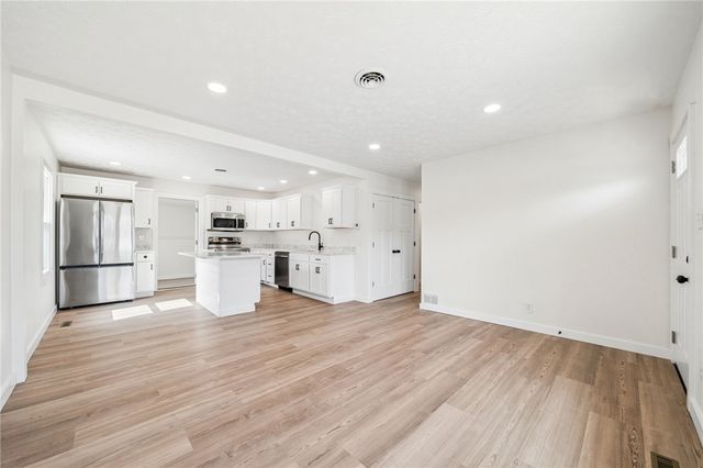 514 New Market Drive, Hempfield Twp, PA 15601