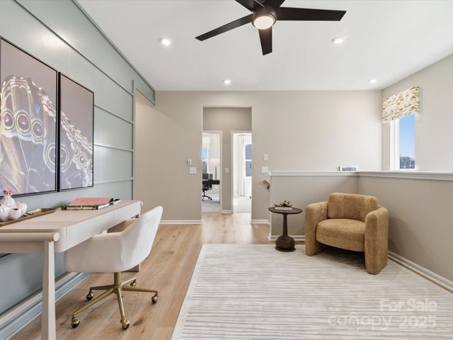 8434 Discovery Lane, Charlotte, NC 28216