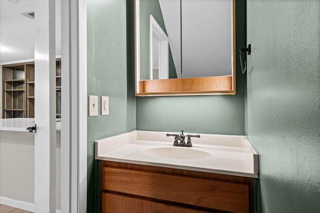 6718 Silvermine DR 1204, Austin, TX 78736