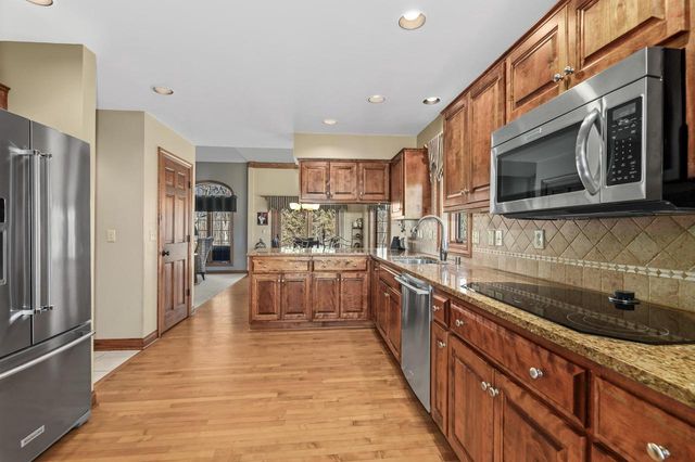 293 Westfield WAY, Pewaukee, WI 53072