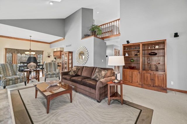 293 Westfield WAY, Pewaukee, WI 53072