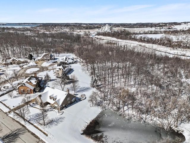 293 Westfield WAY, Pewaukee, WI 53072