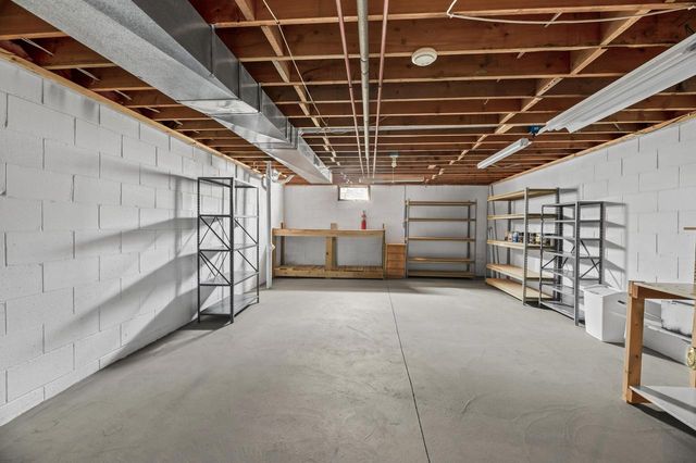 293 Westfield WAY, Pewaukee, WI 53072